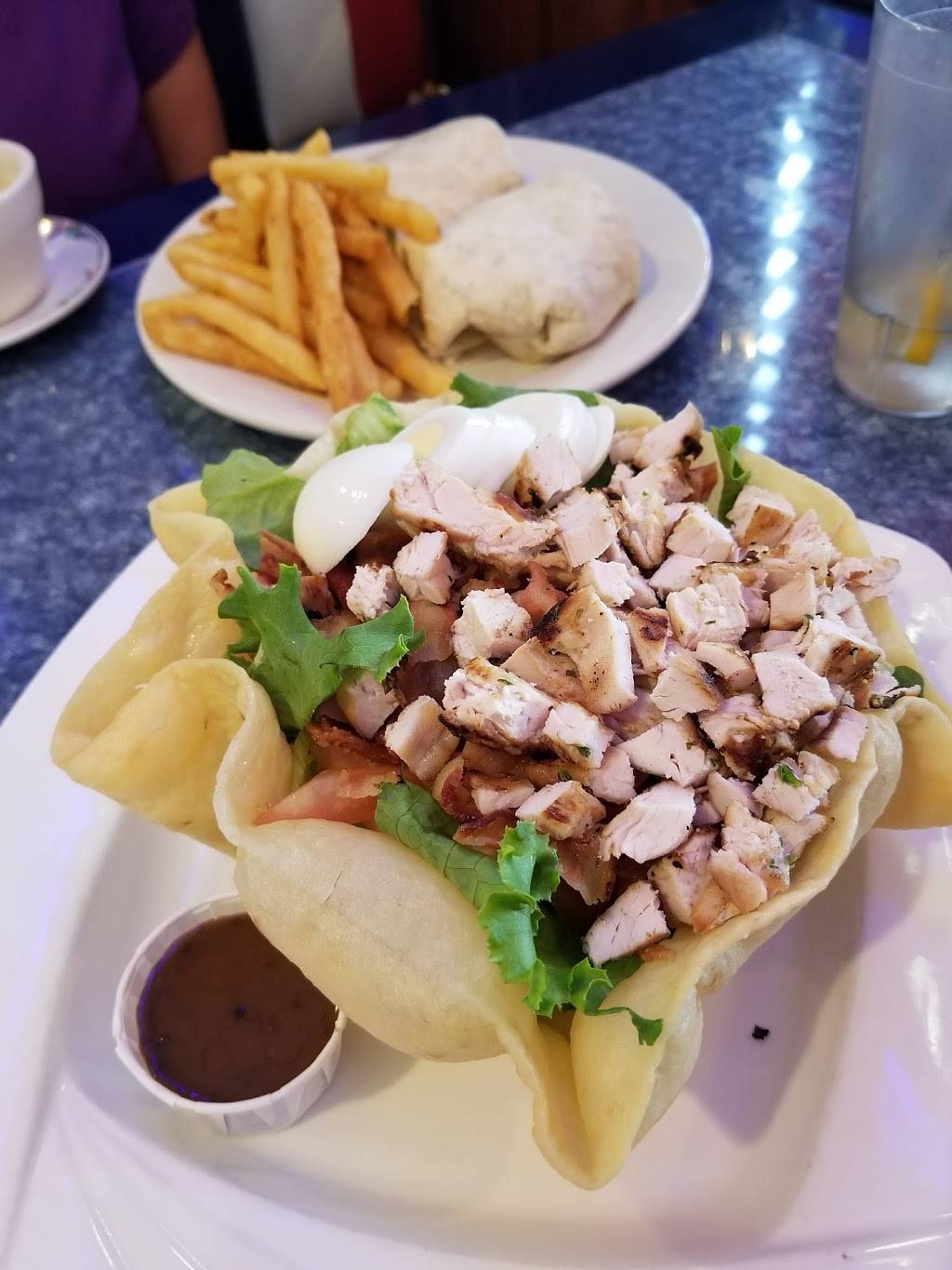 Town Diner | restaurant | 431 US-130, East Windsor, NJ 08520, USA | 6094438222 OR +1 609-443-8222