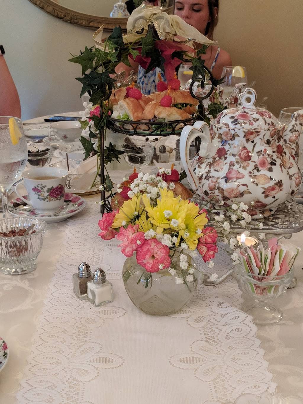 Johanna Mays Fine Teas | restaurant | 9104 Callon Ave, Schofield, WI 54476, USA | 7153556816 OR +1 715-355-6816