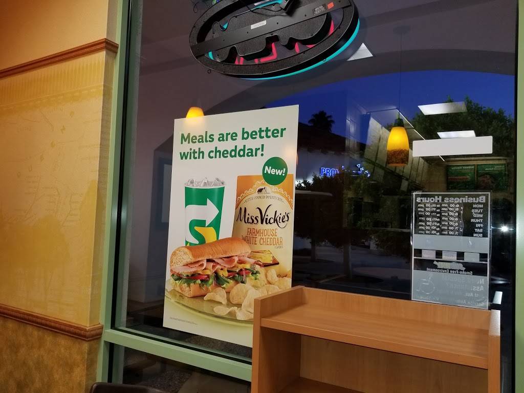Subway Restaurants | restaurant | 469 Magnolia Ave Suite 108 Corona Village Shopping Center, Corona, CA 92879, USA | 9515208441 OR +1 951-520-8441