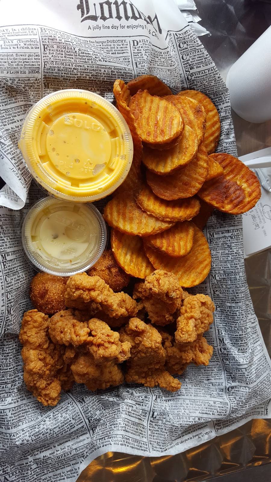 Caplingers Fresh Catch | restaurant | 7460 Shadeland Ave, Indianapolis, IN 46250, USA | 3172887263 OR +1 317-288-7263