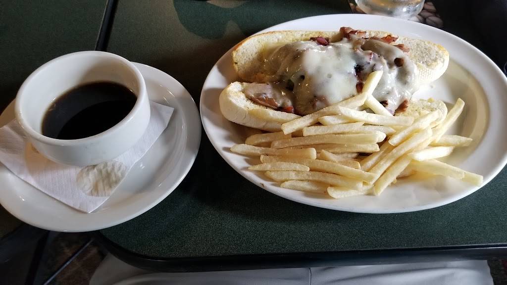 CJs Highmarks | restaurant | 1211 Irmscher Blvd, Celina, OH 45822, USA | 4195865552 OR +1 419-586-5552