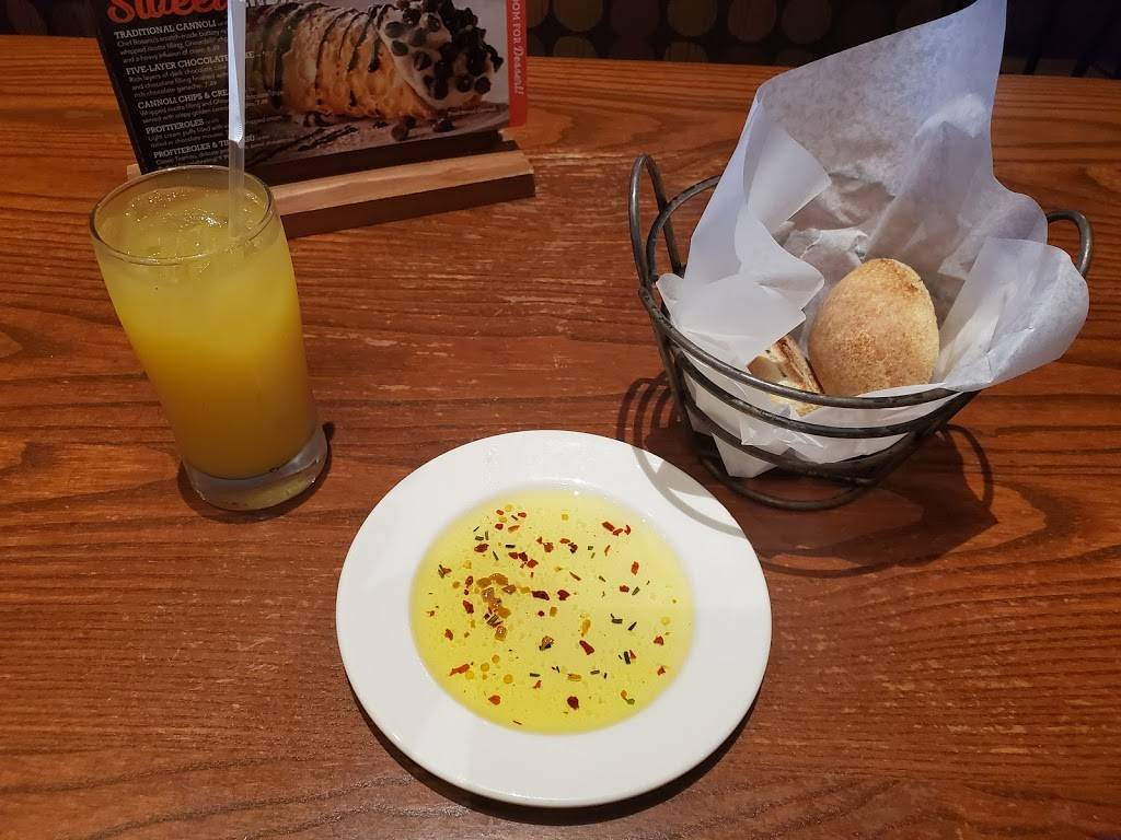 Bertuccis Italian Restaurant | restaurant | 5 Cambridgepark Dr, Cambridge, MA 02140, USA | 6178762200 OR +1 617-876-2200