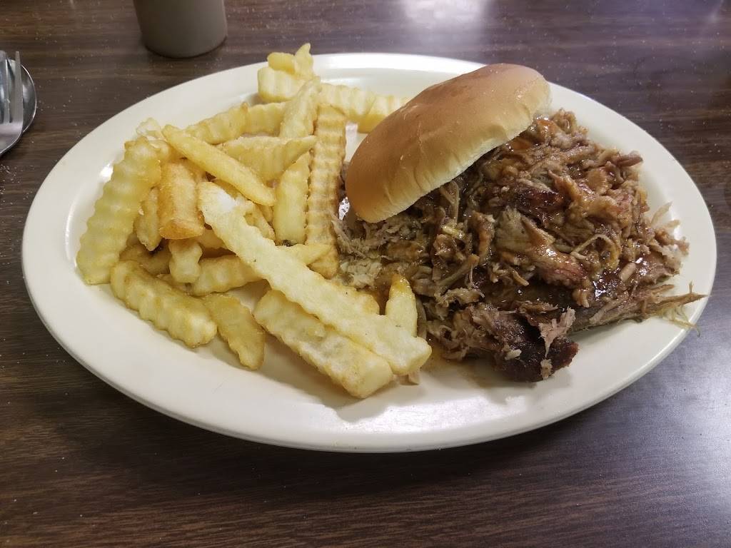 The Wood Shed Bar-B-Q & Restaurant | restaurant | 1821 W 7th St, Hopkinsville, KY 42240, USA | 2708858144 OR +1 270-885-8144