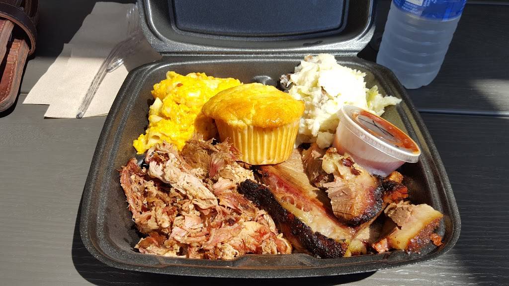 The Pit Stop aka Pit Stop Catering | restaurant | 6479 28th St SE, Grand Rapids, MI 49546, USA | 6163405600 OR +1 616-340-5600