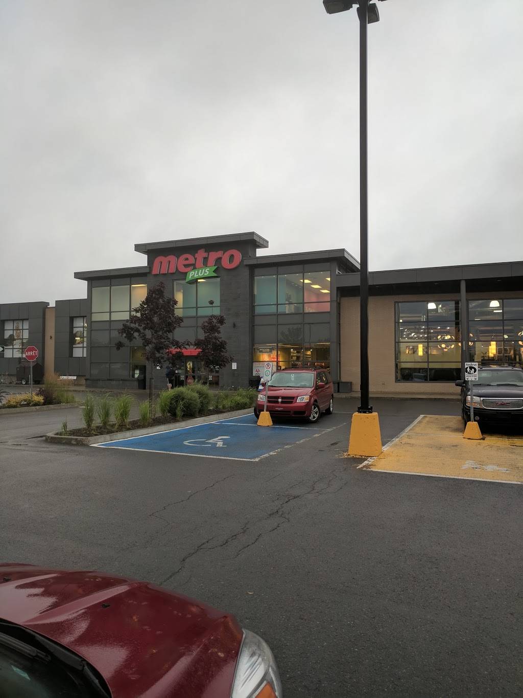 Aki Sushi | restaurant | 1858 Rue Notre Dame, LAncienne-Lorette, QC G2E 3C8, Canada | 4183538591 OR +1 418-353-8591