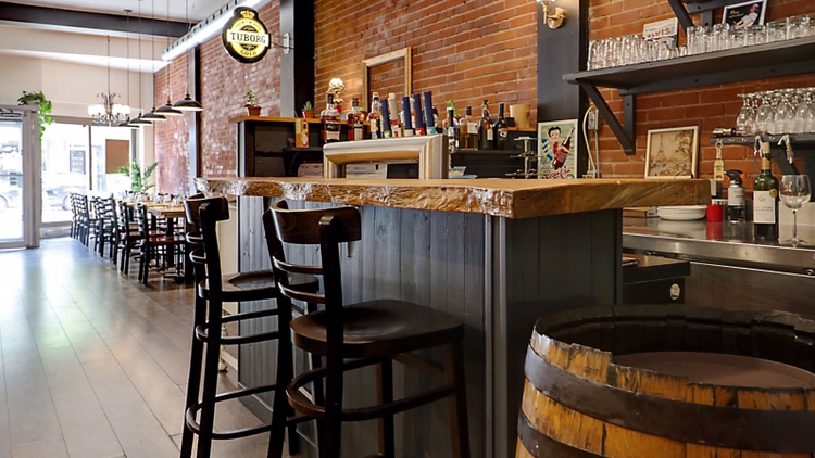 Bistro de Quartier - Lamifa | restaurant | 3976 Rue Ontario E, Montréal, QC H1W 1S9, Canada | 5143738239 OR +1 514-373-8239