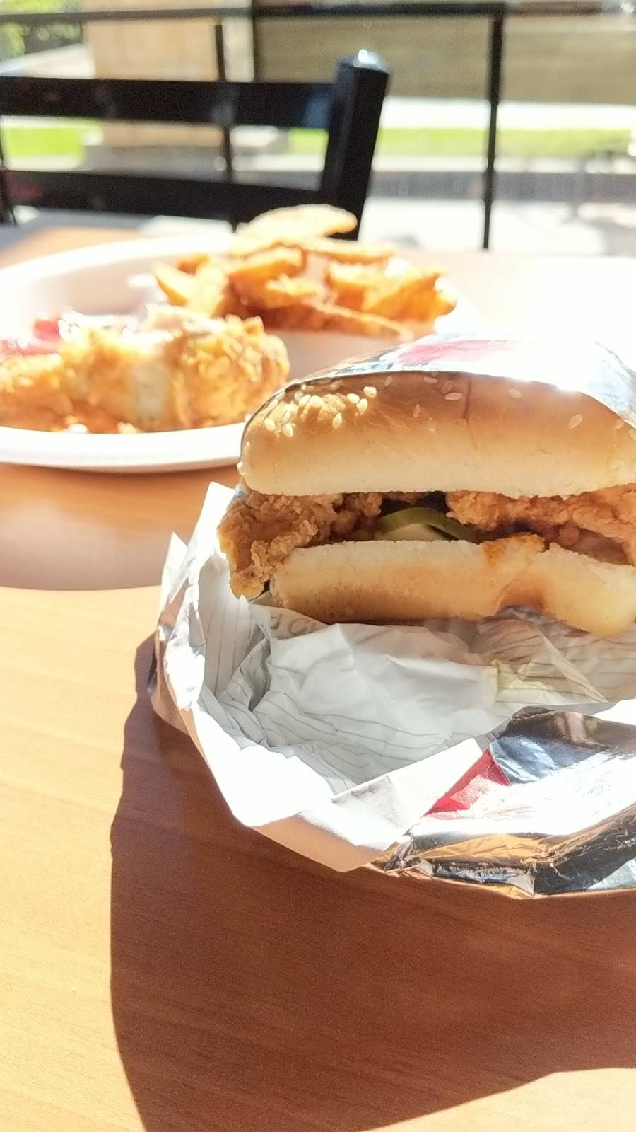 KFC | restaurant | 12862 Central Ave, Chino, CA 91710, USA | 9096281411 OR +1 909-628-1411