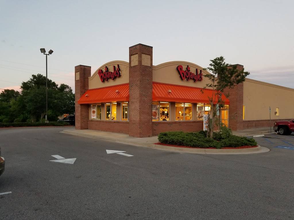 Bojangles Famous Chicken n Biscuits | restaurant | 589 International Dr, Myrtle Beach, SC 29579, USA | 8439032896 OR +1 843-903-2896