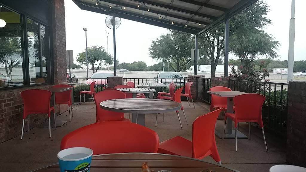 Schlotzskys | bakery | 3216 SE Loop 820, Fort Worth, TX 76140, USA | 8175517733 OR +1 817-551-7733