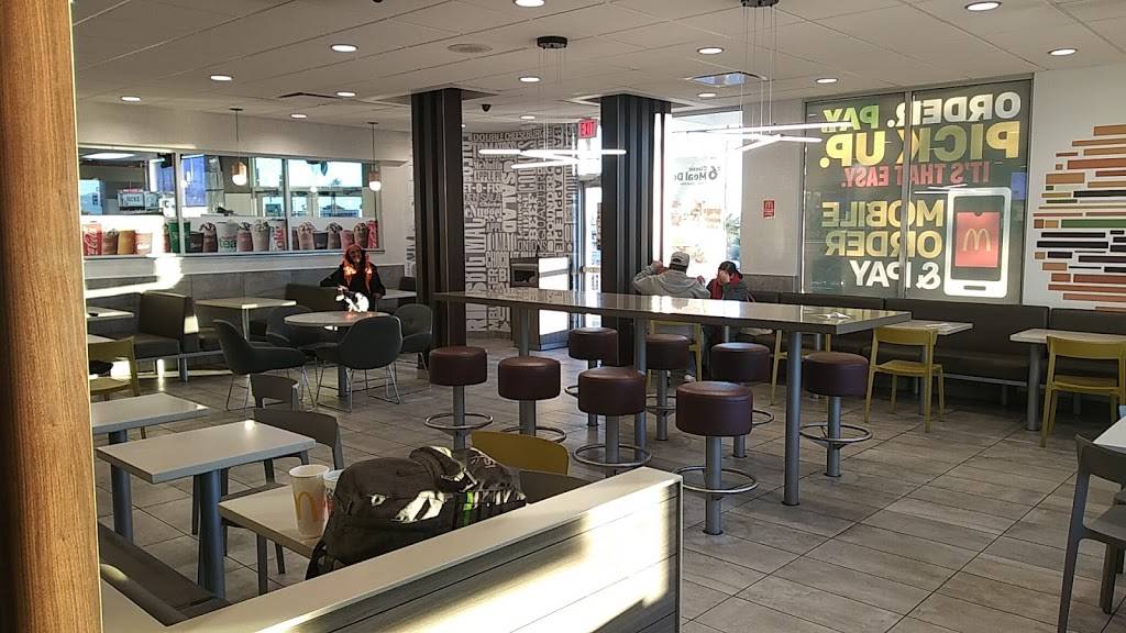 McDonalds | cafe | Sahara Maryland, Las Vegas, NV 89104, USA | 7024570488 OR +1 702-457-0488