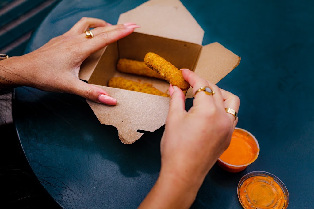 Atomic Wings | restaurant | 9499 Niagara Falls Blvd, Niagara Falls, NY 14304, USA | 7165243004 OR +1 716-524-3004