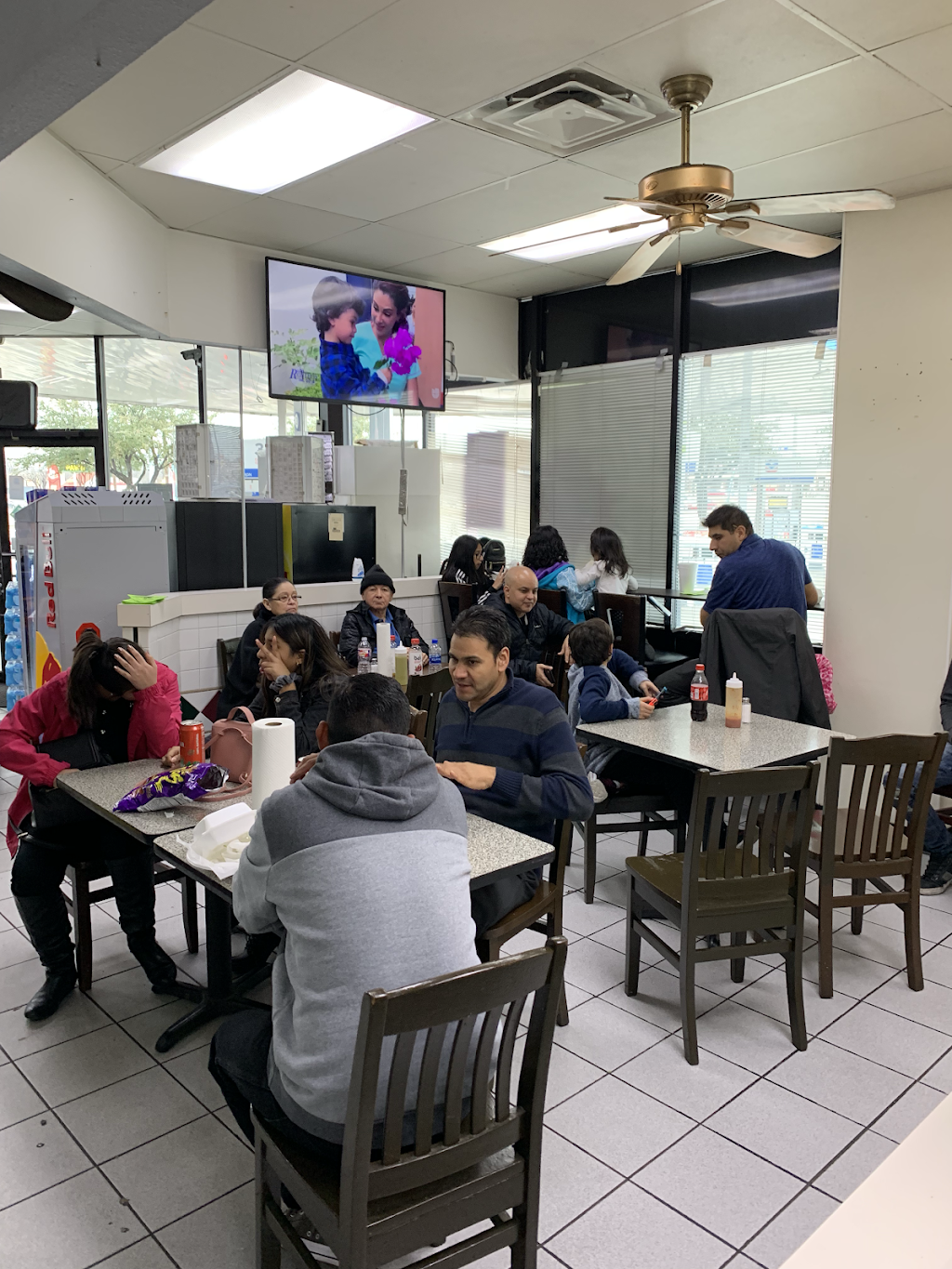 Tacos El TiO | restaurant | 830 E Pioneer Pkwy #100, Arlington, TX 76010, USA | 4694930369 OR +1 469-493-0369