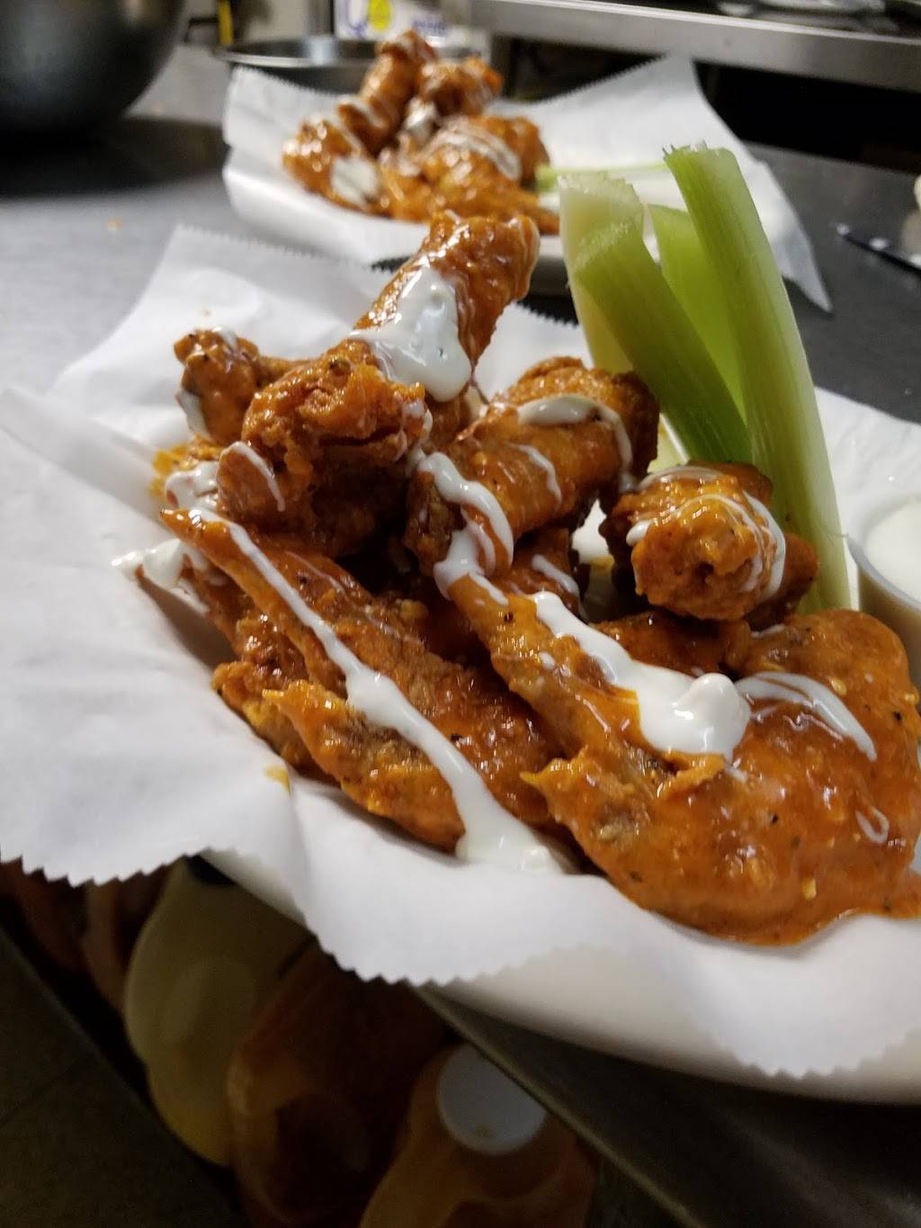 Mackenzies Sports Tavern | night club | 4015 S West Shore Blvd, Tampa, FL 33611, USA | 8138375636 OR +1 813-837-5636