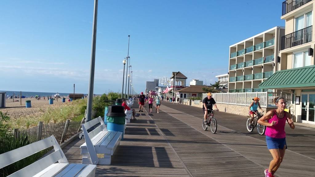 Atlantic Boardwalk Grille | restaurant | 1 Baltimore Ave, Rehoboth Beach, DE 19971, USA | 3022272093 OR +1 302-227-2093