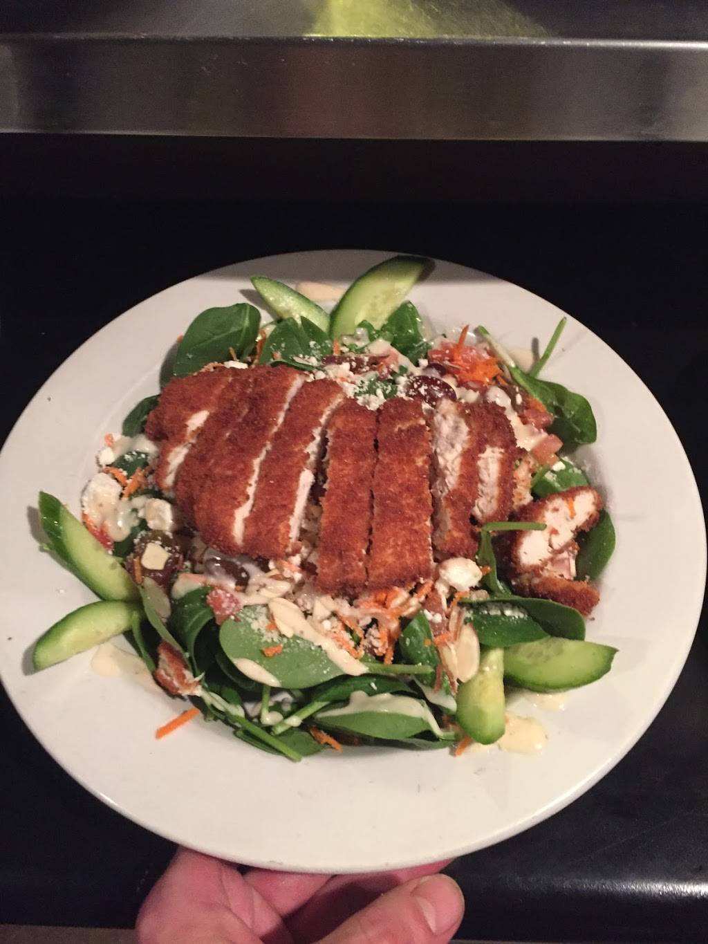 Raelyns Pub & Eatery | restaurant | 217 N State St, Geneseo, IL 61254, USA | 3099443437 OR +1 309-944-3437