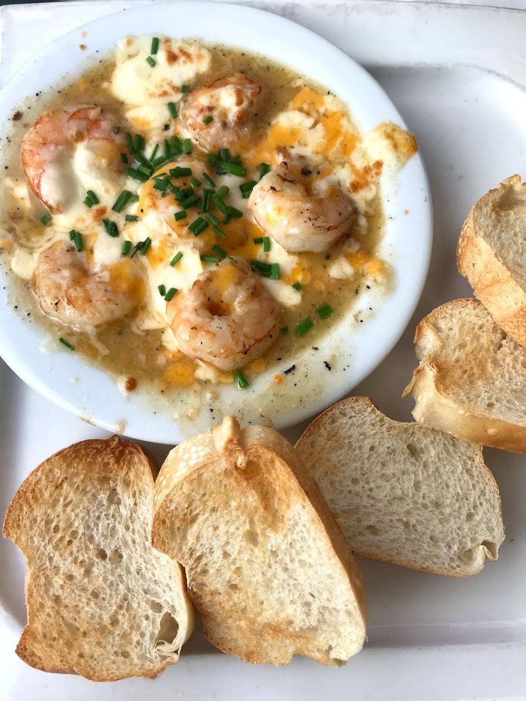 The Crooked Cue | restaurant | 75 Lakeshore Rd E, Mississauga, ON L5G 1C9, Canada | 9052717665 OR +1 905-271-7665