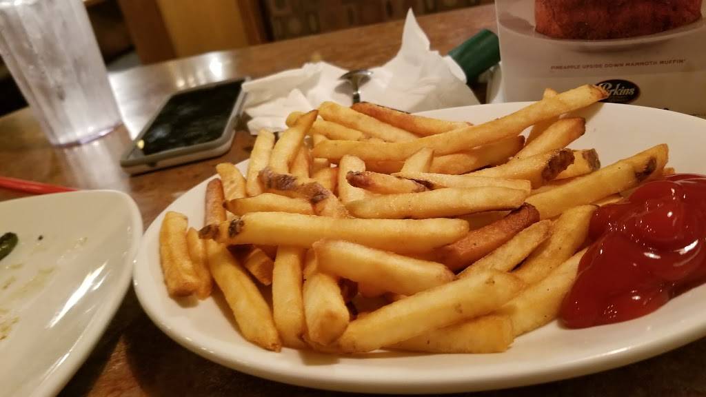 Perkins Restaurant & Bakery | restaurant | 143 Division St N, Stevens Point, WI 54481, USA | 7153415044 OR +1 715-341-5044