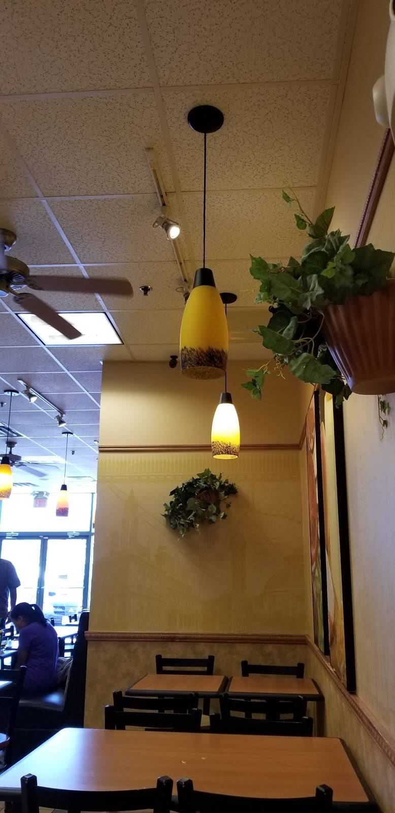 Subway | restaurant | 3 Everett St, Revere, MA 02151, USA | 7816293910 OR +1 781-629-3910