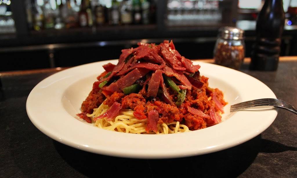 Restaurant Le Caucus Chambly | restaurant | 3000 Boulevard Fréchette, Chambly, QC J3L 6Z6, Canada | 4504473350 OR +1 450-447-3350