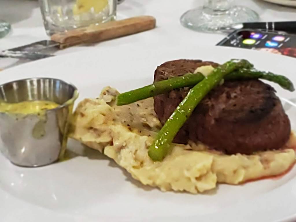 Cavallarios Steak & Seafood | restaurant | 26 Church St, Alexandria Bay, NY 13607, USA | 3154829867 OR +1 315-482-9867