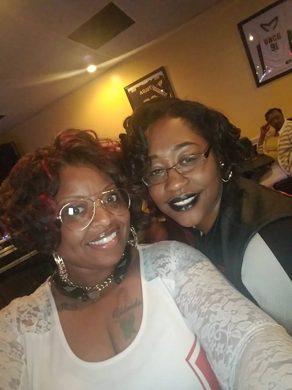 GATE CITY TAVERN | restaurant | 822 S Josephine Boyd St suite b, Greensboro, NC 27403, USA | 3368977955 OR +1 336-897-7955