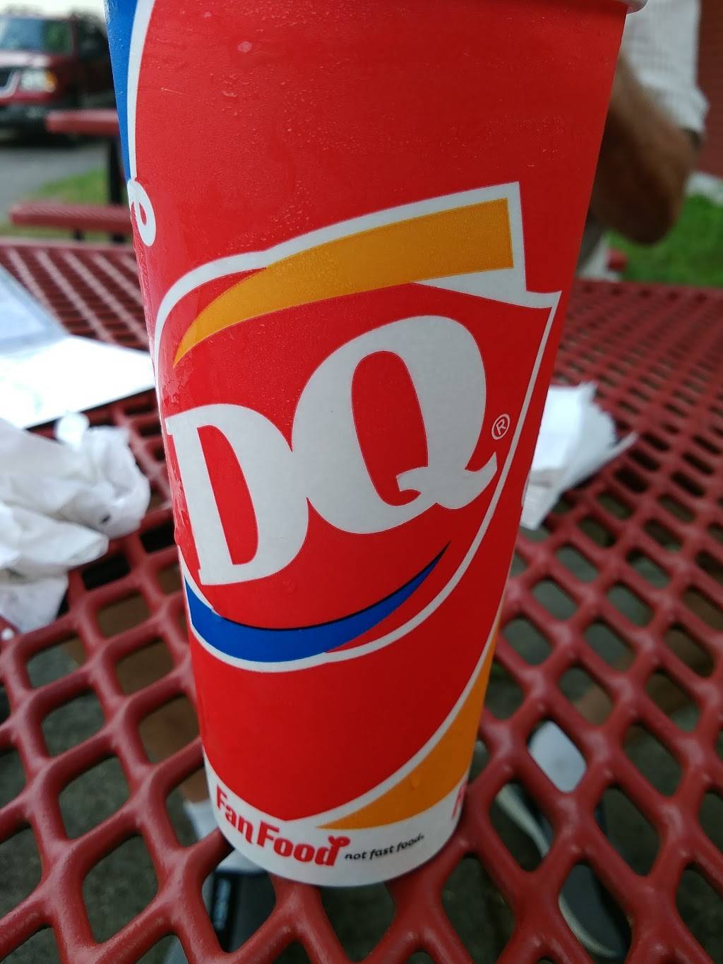 Dairy Queen Store | restaurant | 59 Main St, Topsham, ME 04086, USA | 2077290233 OR +1 207-729-0233