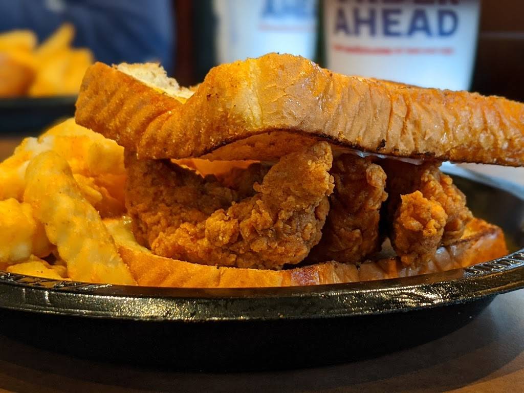 Zaxbys Chicken Fingers & Buffalo Wings | restaurant | 6375 Zebulon Rd, Macon, GA 31220, USA | 4782542276 OR +1 478-254-2276