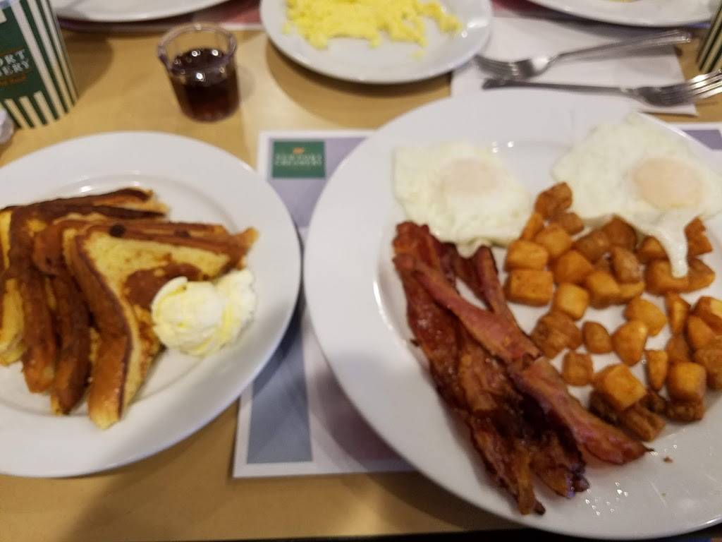 Newport Creamery | restaurant | 1256 Warwick Ave, Warwick, RI 02888, USA | 4014638317 OR +1 401-463-8317