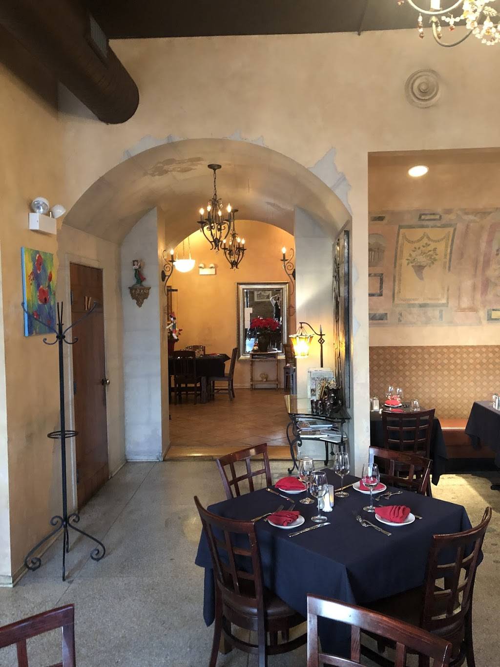 Anna Maria Pasteria | restaurant | 4400 N Clark St, Chicago, IL 60640, USA | 7735062662 OR +1 773-506-2662