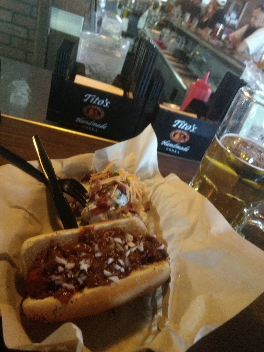 Salty Dawg Tavern | restaurant | 1214 N Parker St, Orange, CA 92867, USA | 7145329977 OR +1 714-532-9977