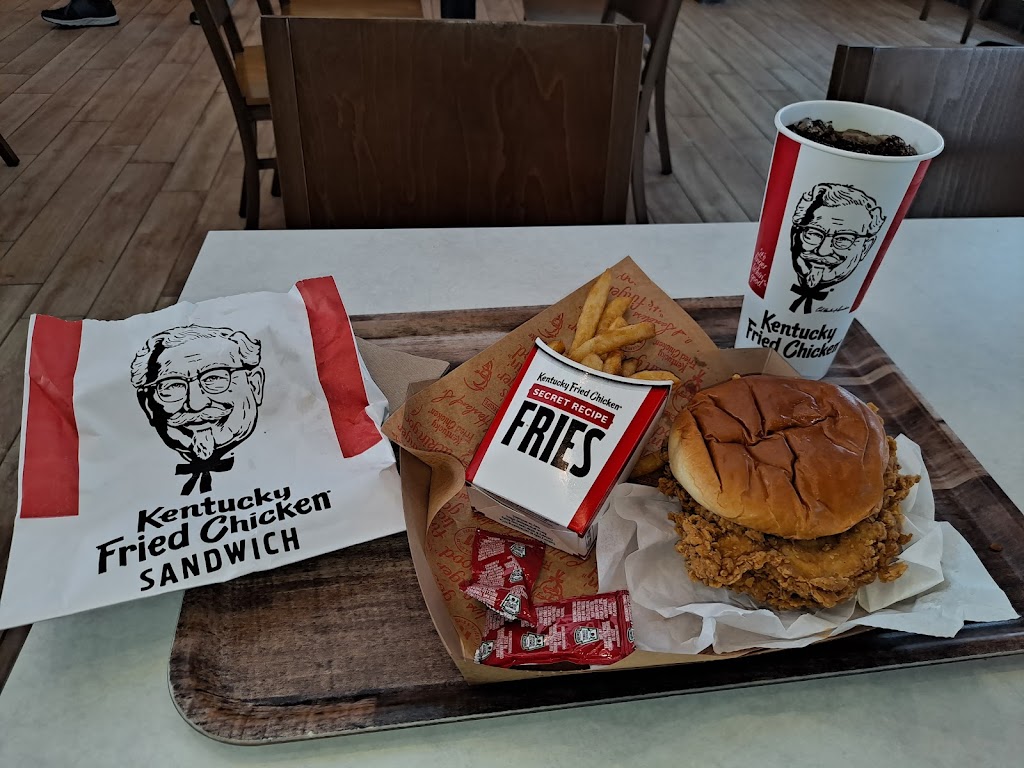 KFC | restaurant | 2234 Elmwood Ave, Buffalo, NY 14216, USA | 7164270284 OR +1 716-427-0284