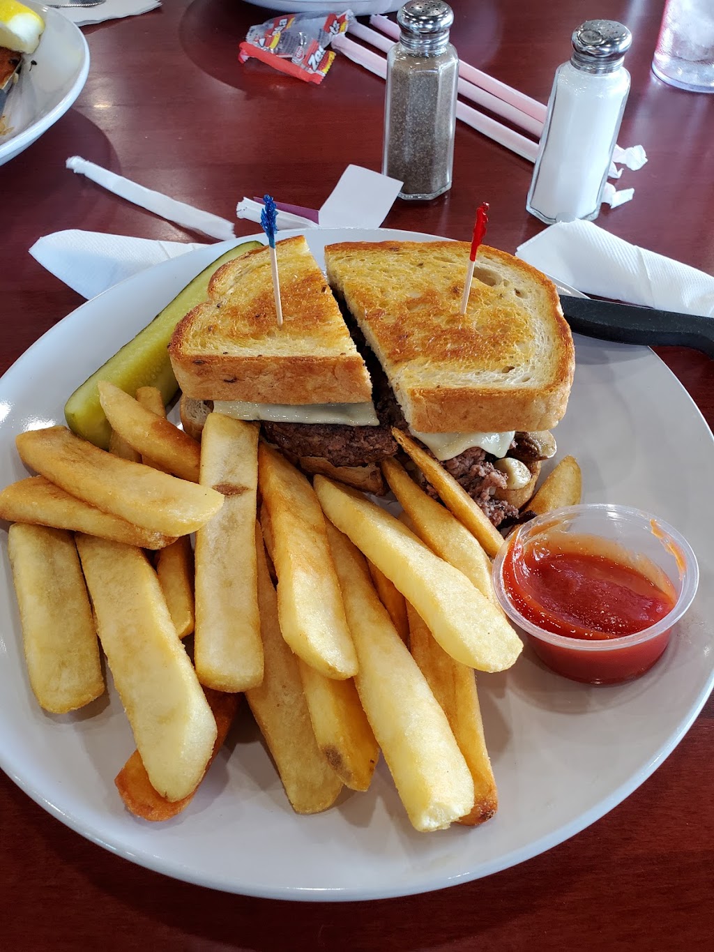 Georgies | restaurant | 16725 E Ave of the Fountains C110, Fountain Hills, AZ 85268, USA | 4808374392 OR +1 480-837-4392