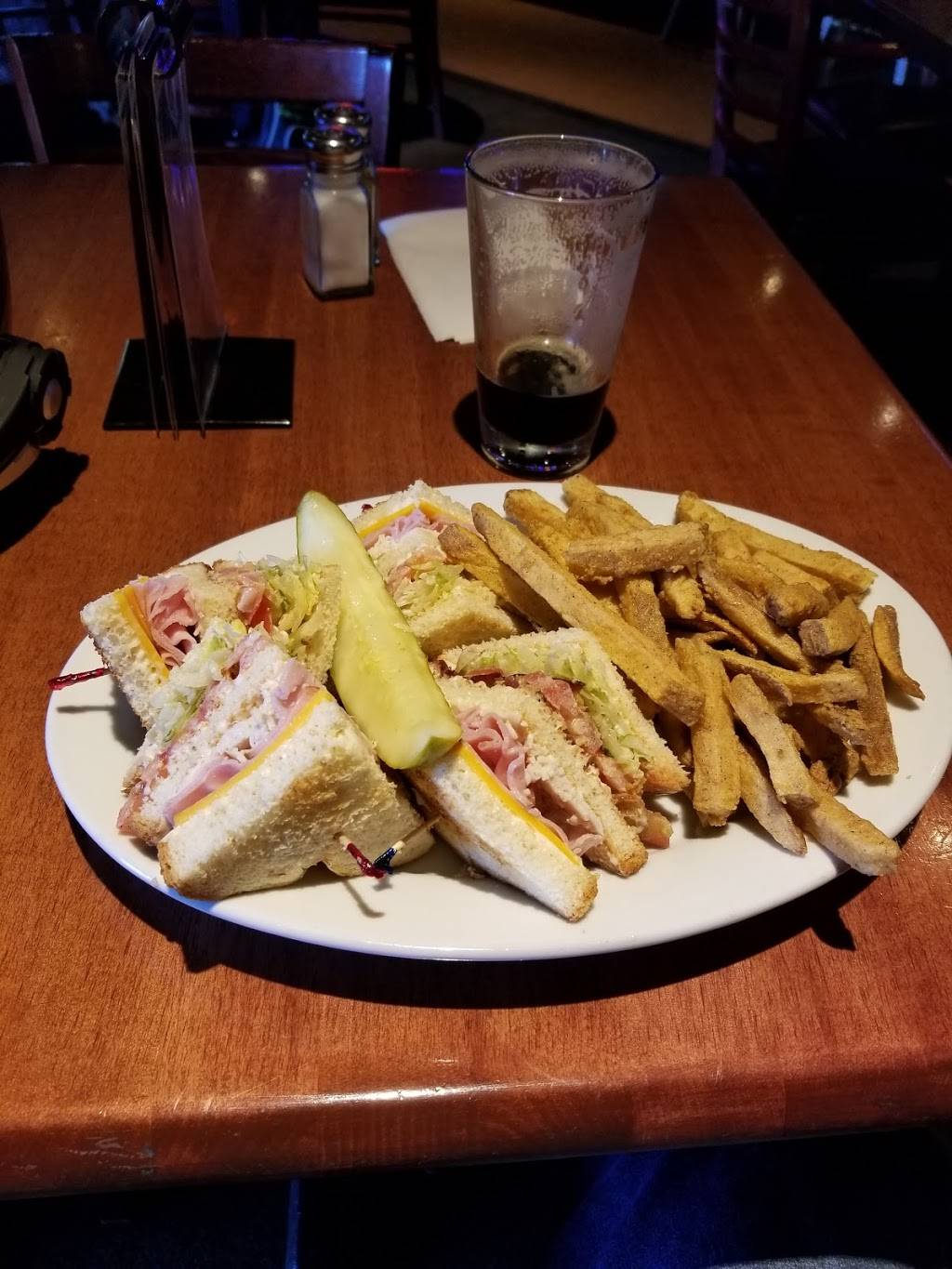 Black Star Pub & Grill | restaurant | 158 100th St S, Tacoma, WA 98444, USA | 2535356688 OR +1 253-535-6688