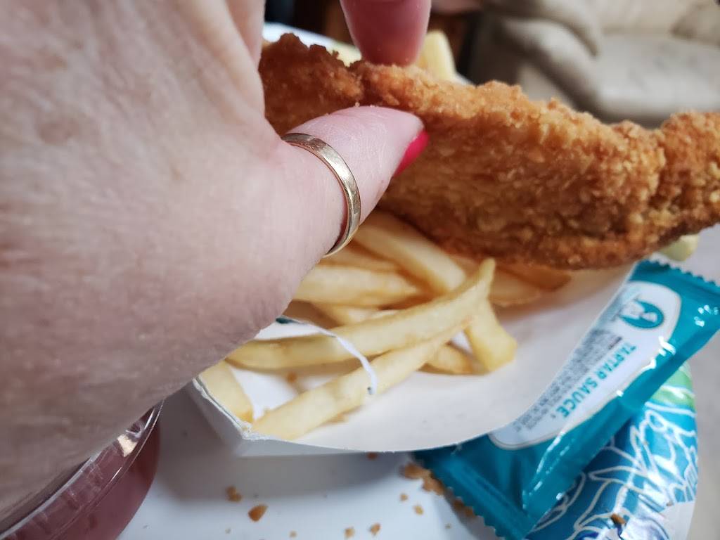 Moby Dick Seafood Restaurants | restaurant | 3741 Pamela Rae Dr, Louisville, KY 40241, USA | 5024259588 OR +1 502-425-9588