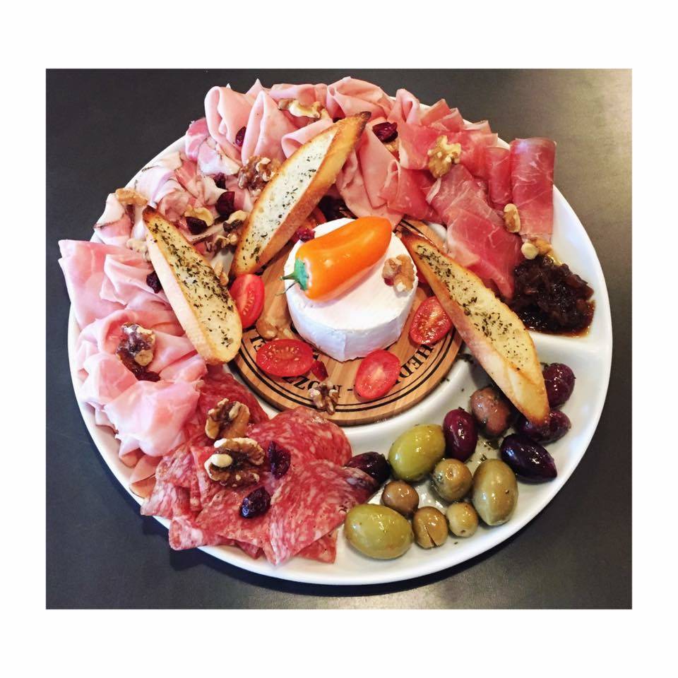 Restaurant St-Sauveur | restaurant | 411 Rue Principale, Saint-Sauveur, QC J0R 1R4, Canada | 4507441535 OR +1 450-744-1535