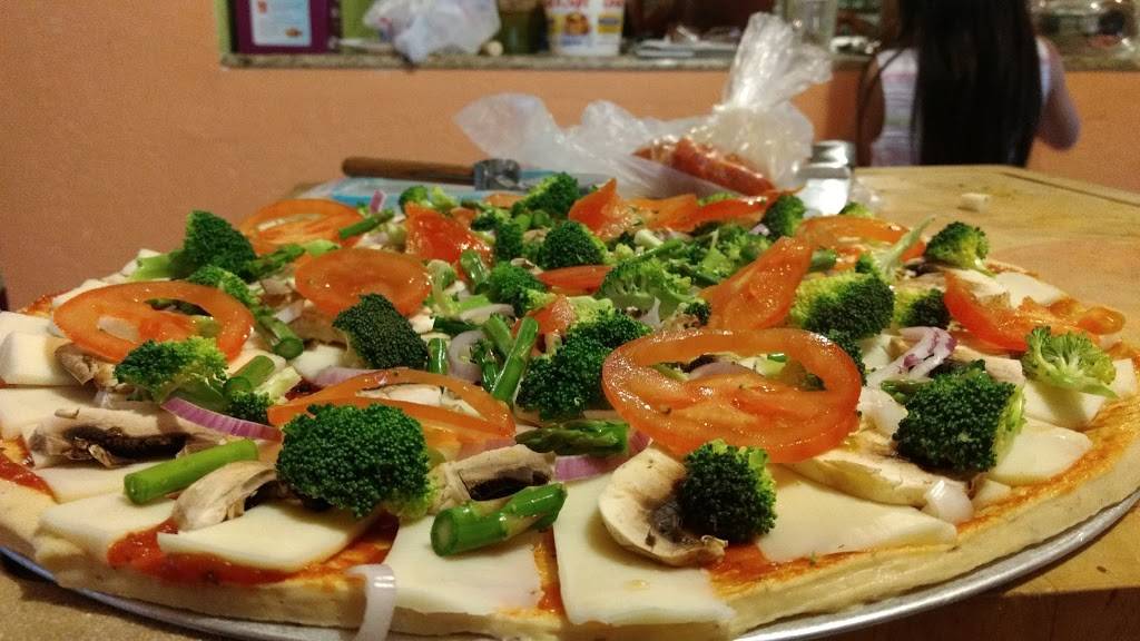 R&S pizza | restaurant | Comisionistas 7402, Pedregalde Sta Julia, 22604 Tijuana, B.C., Mexico | 016646876225 OR +52 664 687 6225