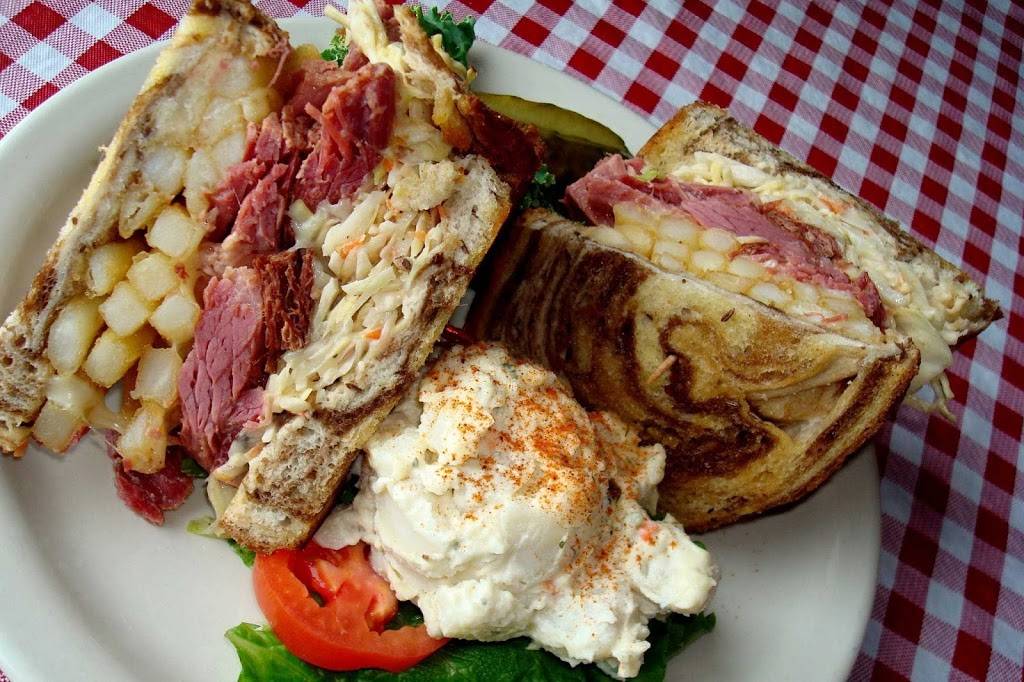 MicGinnys on the River | restaurant | 2246 E River Rd, Rochester, NY 14623, USA | 5852477770 OR +1 585-247-7770