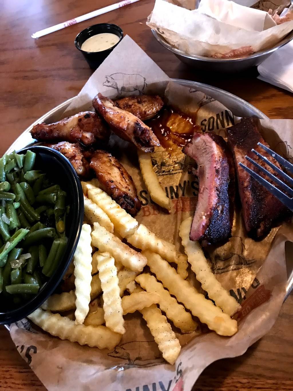 Sonnys BBQ | restaurant | 15800 US-441, Eustis, FL 32726, USA | 3525896888 OR +1 352-589-6888