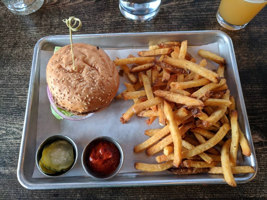 East End | restaurant | 1650 Park St, Alameda, CA 94501, USA | 5102639630 OR +1 510-263-9630