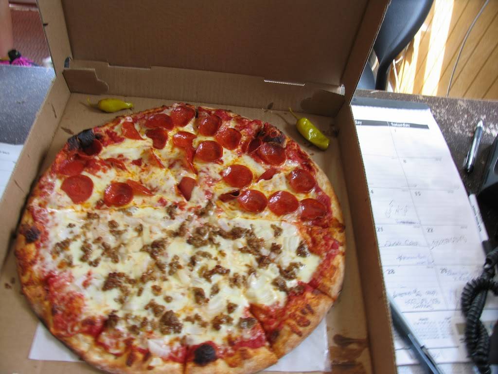 Mary Janes Stone Baked Pizzeria | restaurant | 215 9th St, Monaca, PA 15061, USA | 7247285263 OR +1 724-728-5263