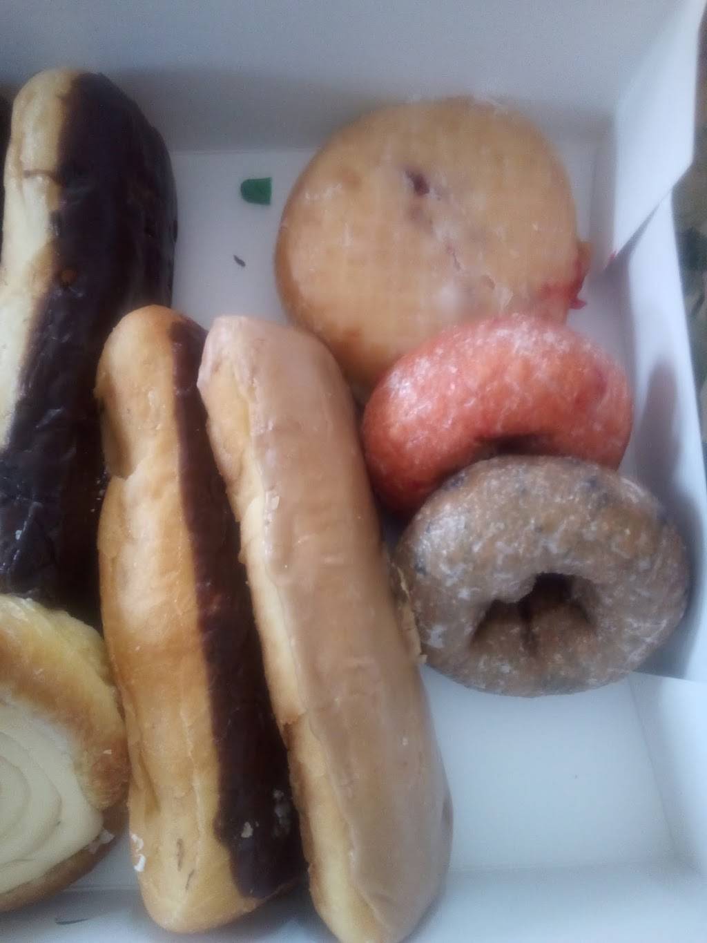 Daylight Donuts- Eaton | bakery | 1309 N Barron St, Eaton, OH 45320, USA | 9374561744 OR +1 937-456-1744