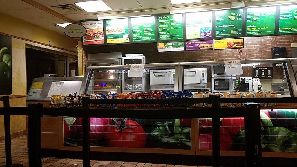 Subway | restaurant | 4 C, National Dr Unit B, Windsor Locks, CT 06096, USA | 8606275555 OR +1 860-627-5555