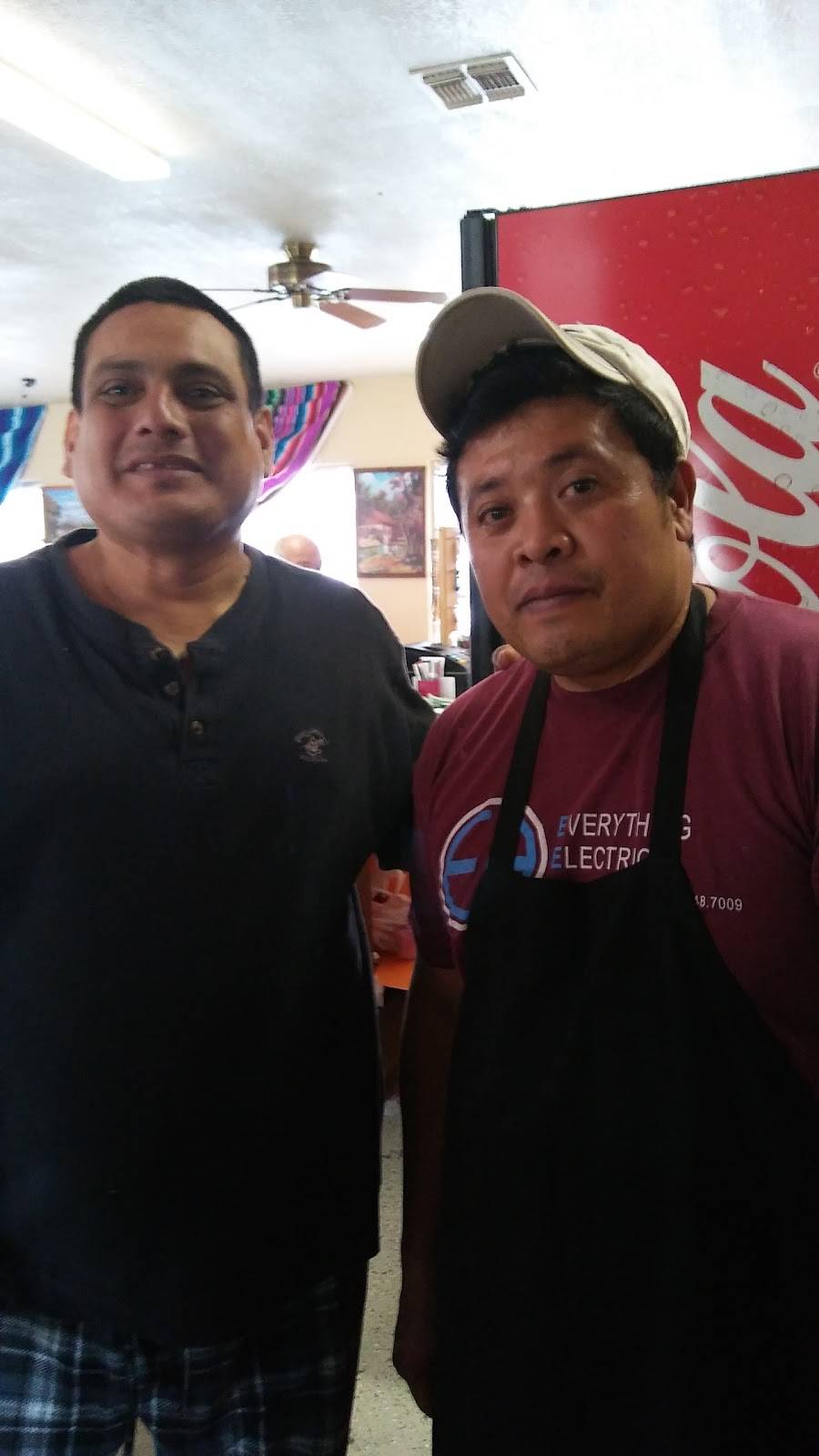 La Barranca | restaurant | 1026 Cincinnati Ave, San Antonio, TX 78201, USA | 2107338283 OR +1 210-733-8283