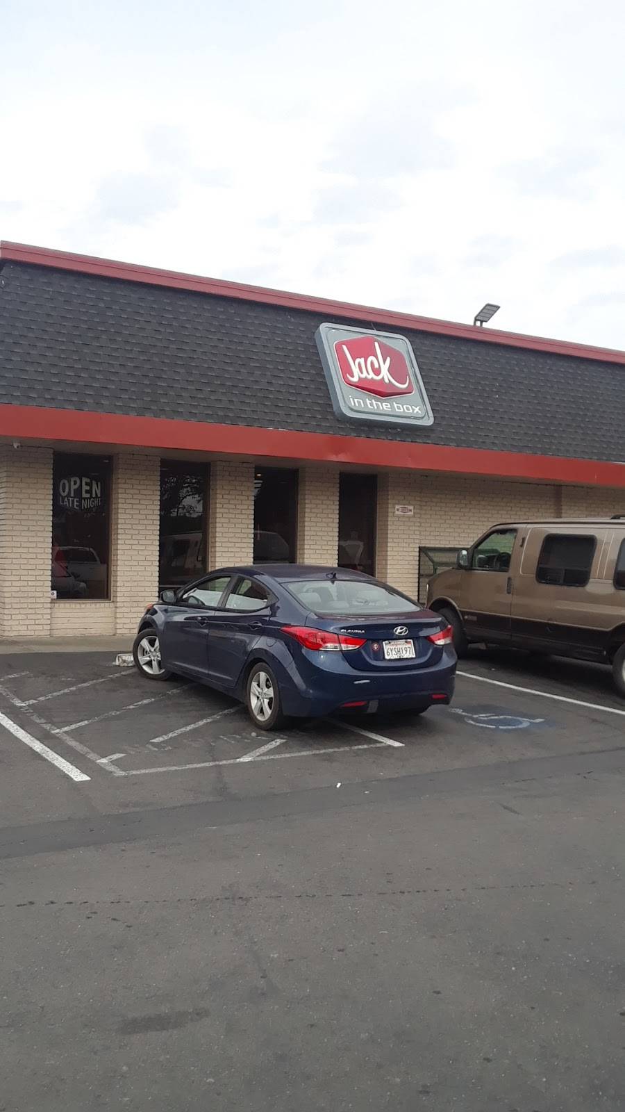 Jack in the Box | restaurant | 17550 Hesperian Blvd, San Lorenzo, CA 94580, USA | 5104812697 OR +1 510-481-2697
