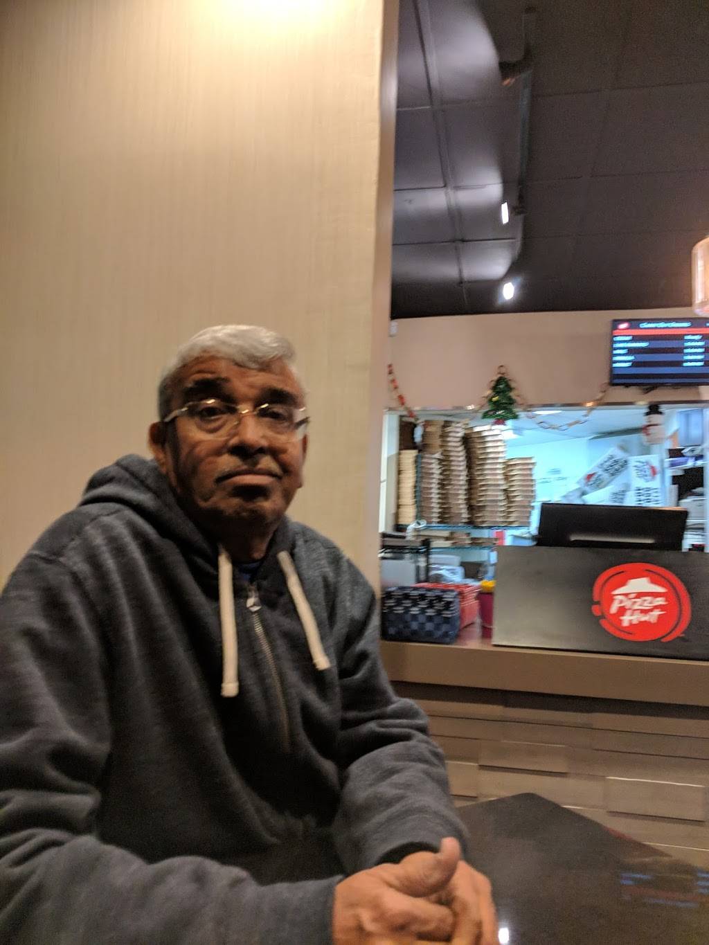 Pizza Hut | restaurant | 806 W 17th St, Santa Ana, CA 92706, USA | 7145584848 OR +1 714-558-4848