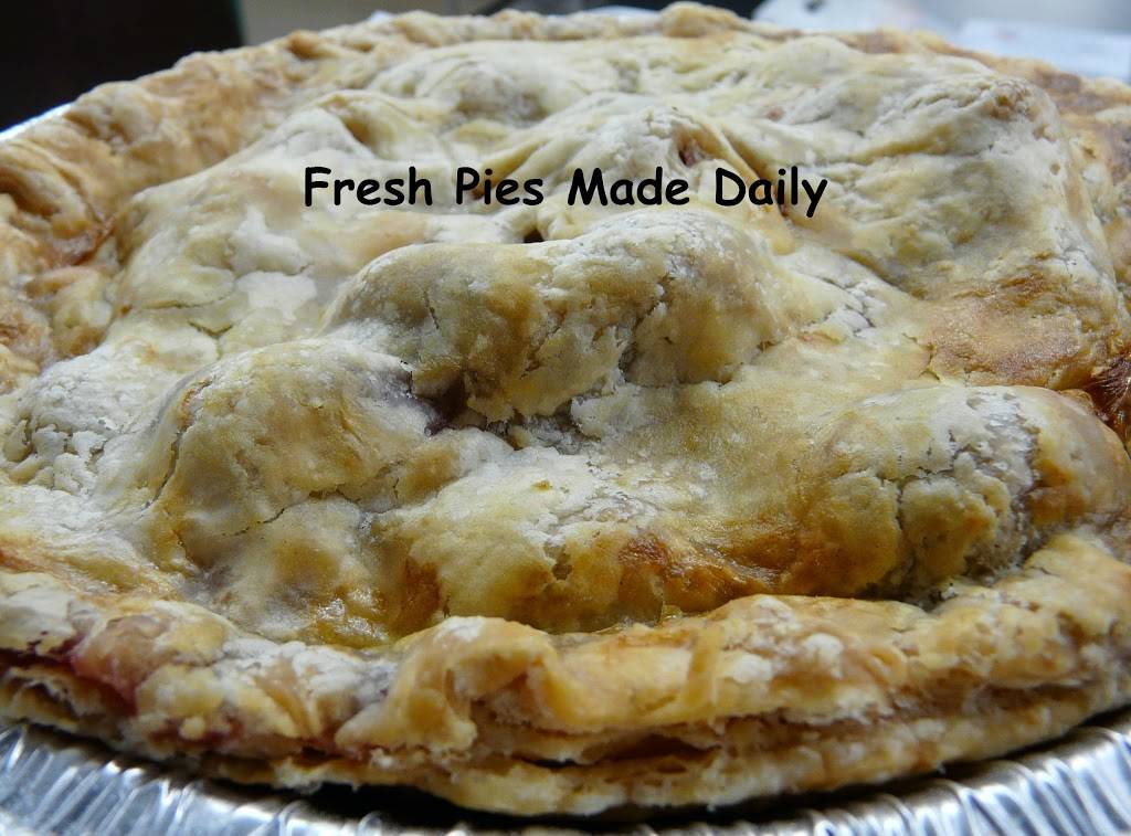 Country Mart | bakery | 3328 Buckhorn Rd, Buckhorn, ON K0L 1J0, Canada | 7056573455 OR +1 705-657-3455