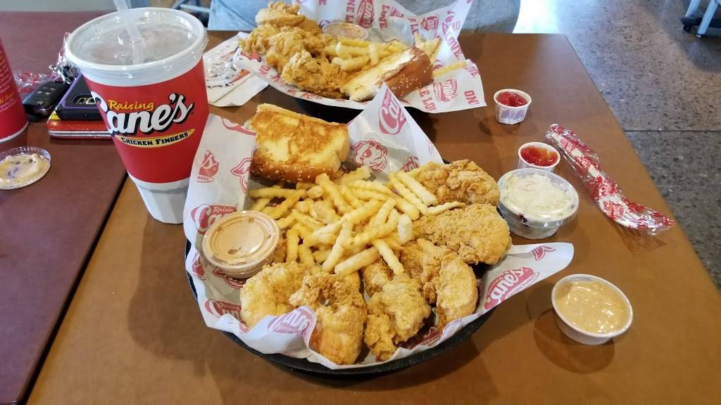 Raising Canes Chicken Fingers | meal takeaway | 5012 Founders Pkwy, Castle Rock, CO 80108, USA | 3036888070 OR +1 303-688-8070