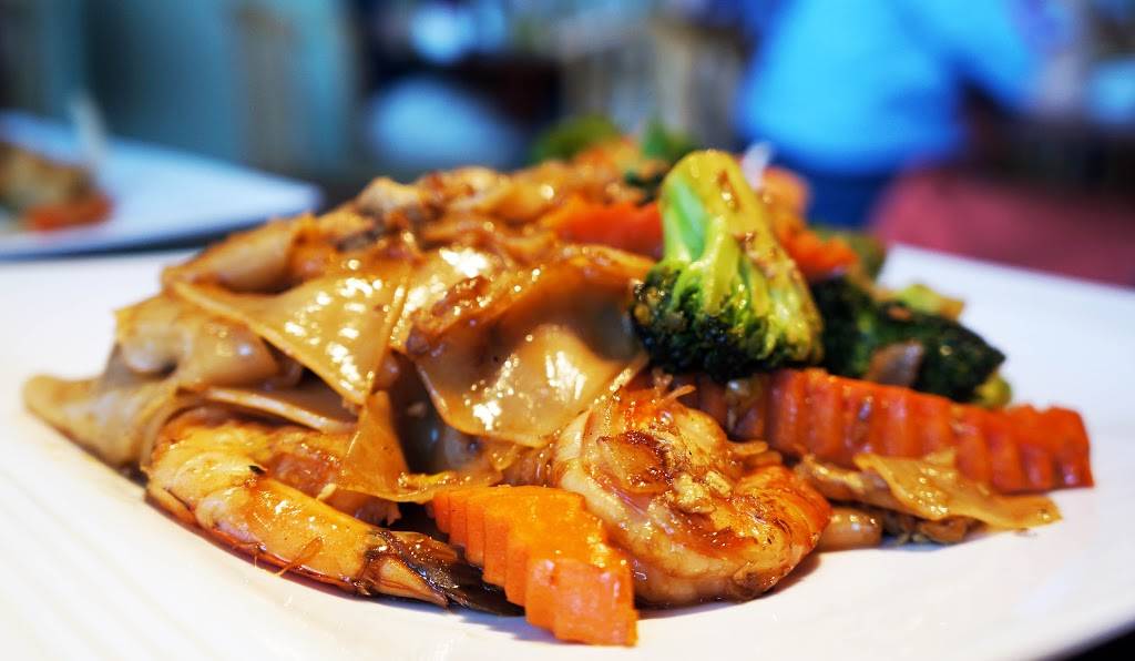 Saucys Thai + Pho | restaurant | 3813, 5944 Royal Ln, Dallas, TX 75230, USA | 2143788424 OR +1 214-378-8424