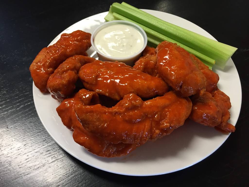 FreshWing of Hudson | restaurant | 246 Main St, Hudson, MA 01749, USA | 9785689464 OR +1 978-568-9464