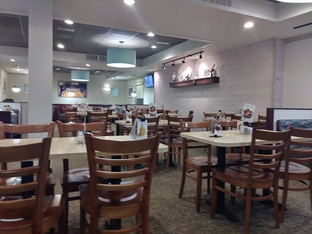 Bakers Square Restaurant & Bakery | restaurant | 15300 W Bluemound Rd, Elm Grove, WI 53122, USA | 2627848912 OR +1 262-784-8912